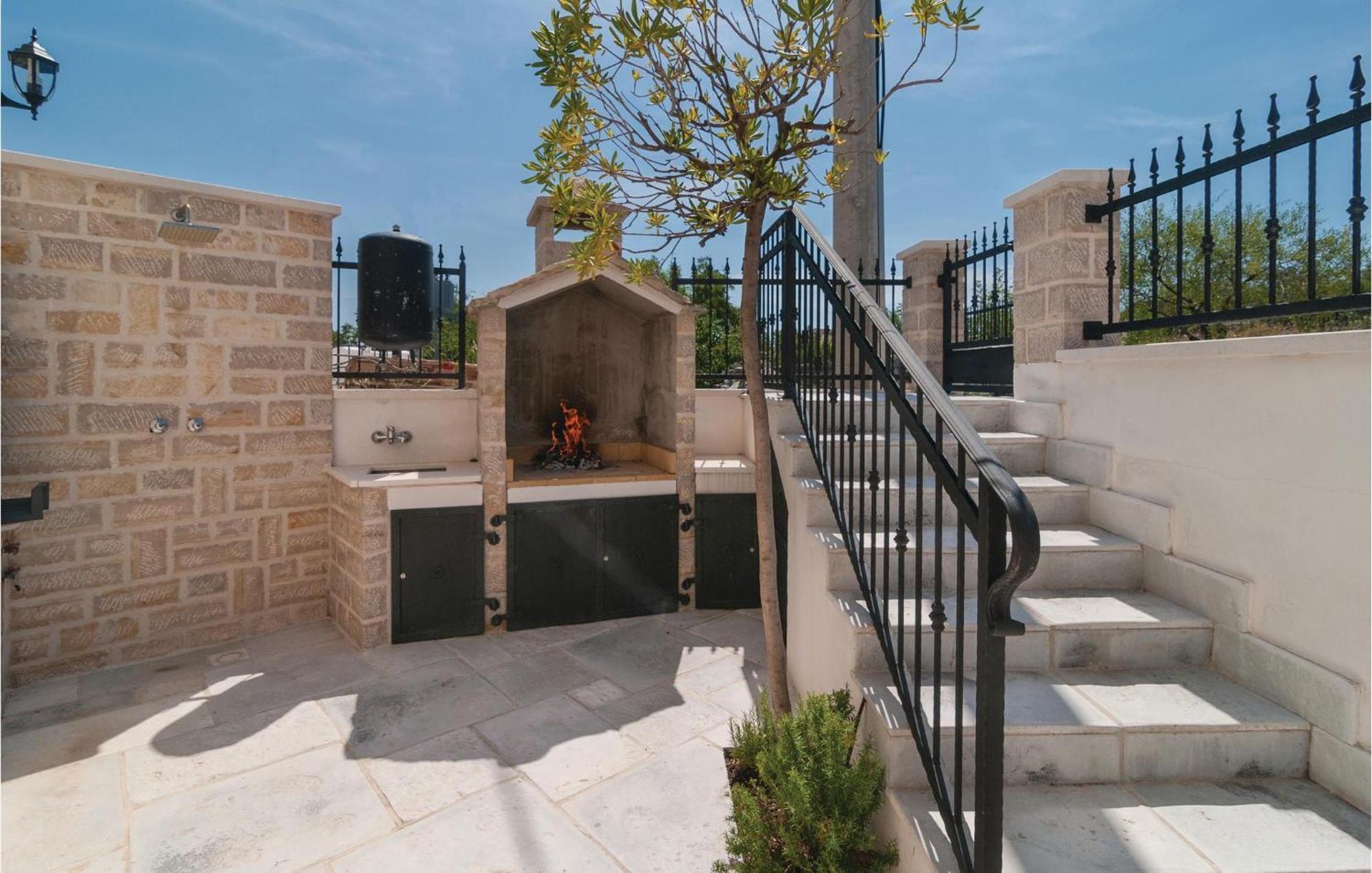 Stunning Home In Primosten With Kitchen 外观 照片